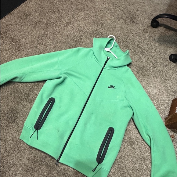 Nike mens Mint Green Joggers and jacket - Picture 2 of 2